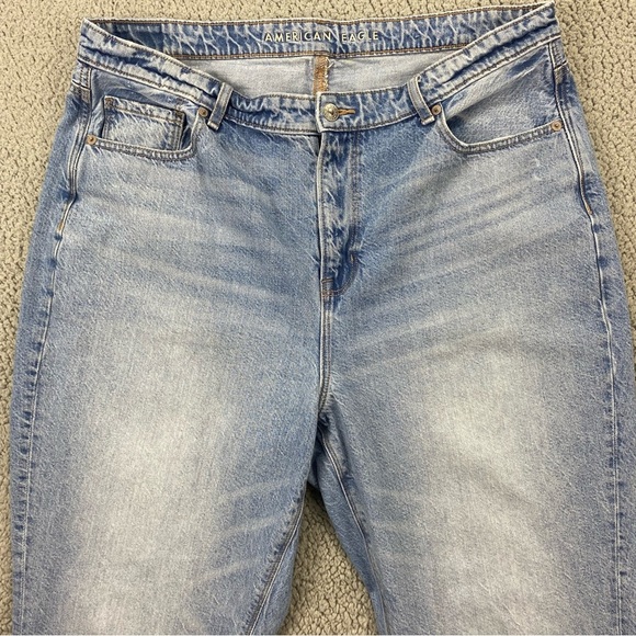 American Eagle Women's Mom High Waisted Jeans  |  Size:  18 Regular - Picture 2 of 14
